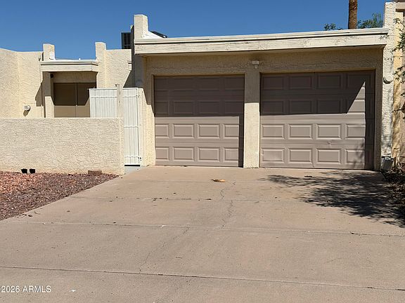 2nd image of 632 W FORDHAM Drive