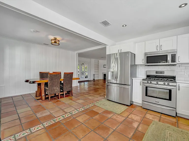 4237 Higel Ave — Photo 10