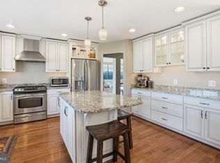 16 Dulaney Hills Ct, Cockeysville, MD 21030