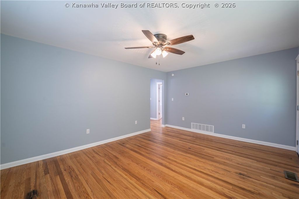 302 Winfield Rd, Saint Albans, WV - View 4