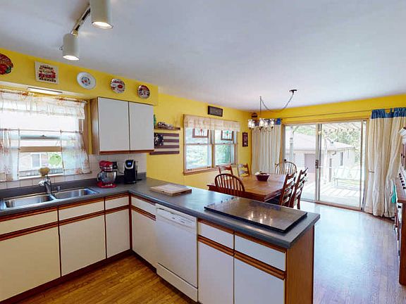 5th image of 10210 McLean Ave
