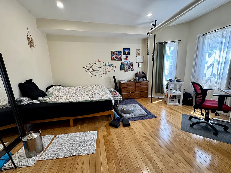 22 Elmore St #2 — Photo 3