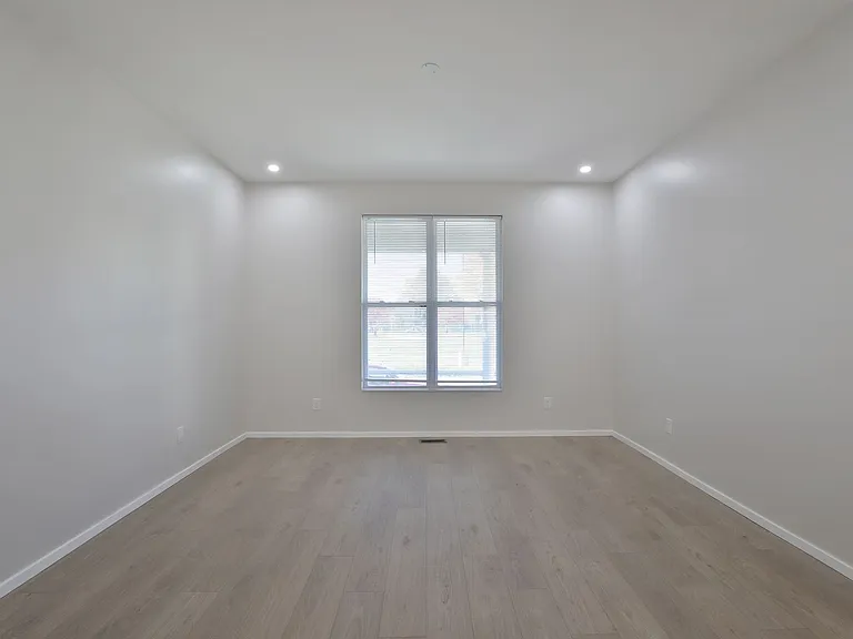 108 Hawkes Ave — Photo 8