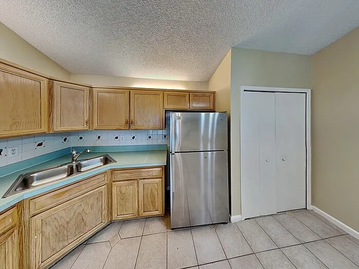 1883 Mackenzie Ct S — Photo 6