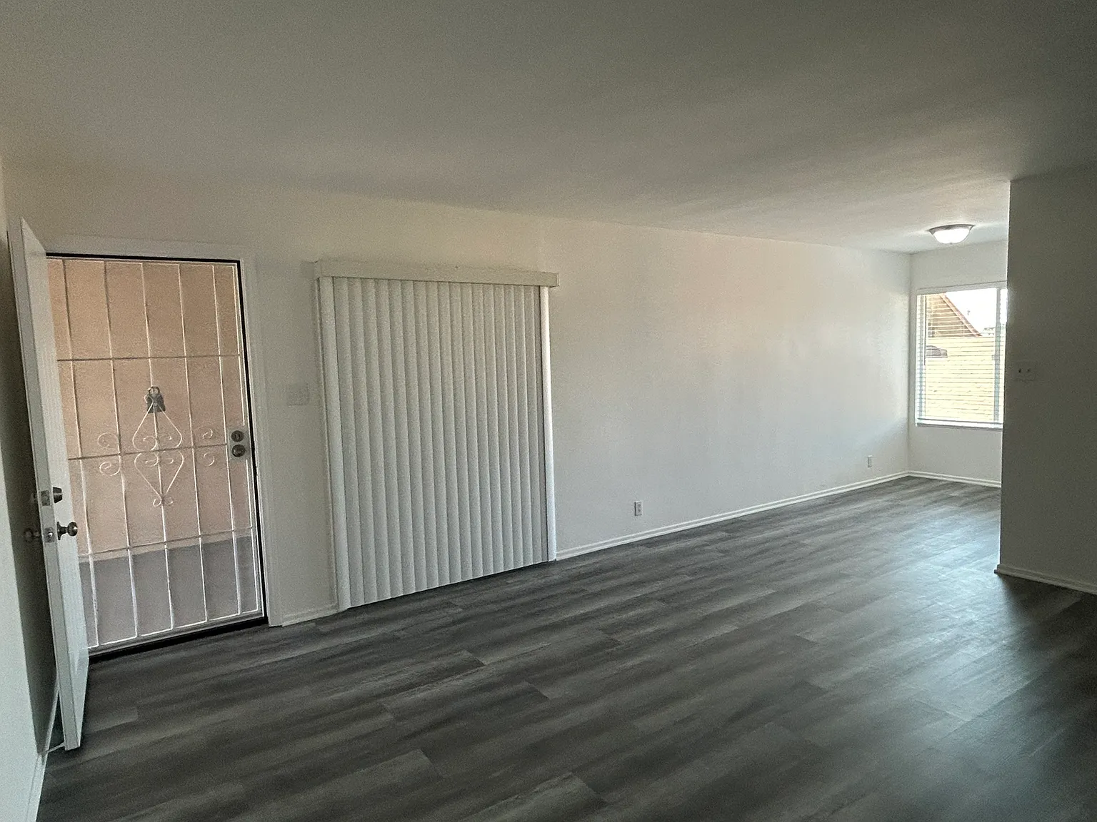 2 bed, 500 sqft, $2,650 — Photo 3