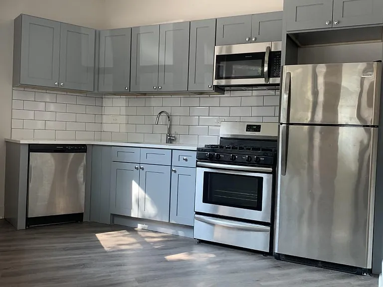 5827 N Ridge Ave #101 — Photo 1