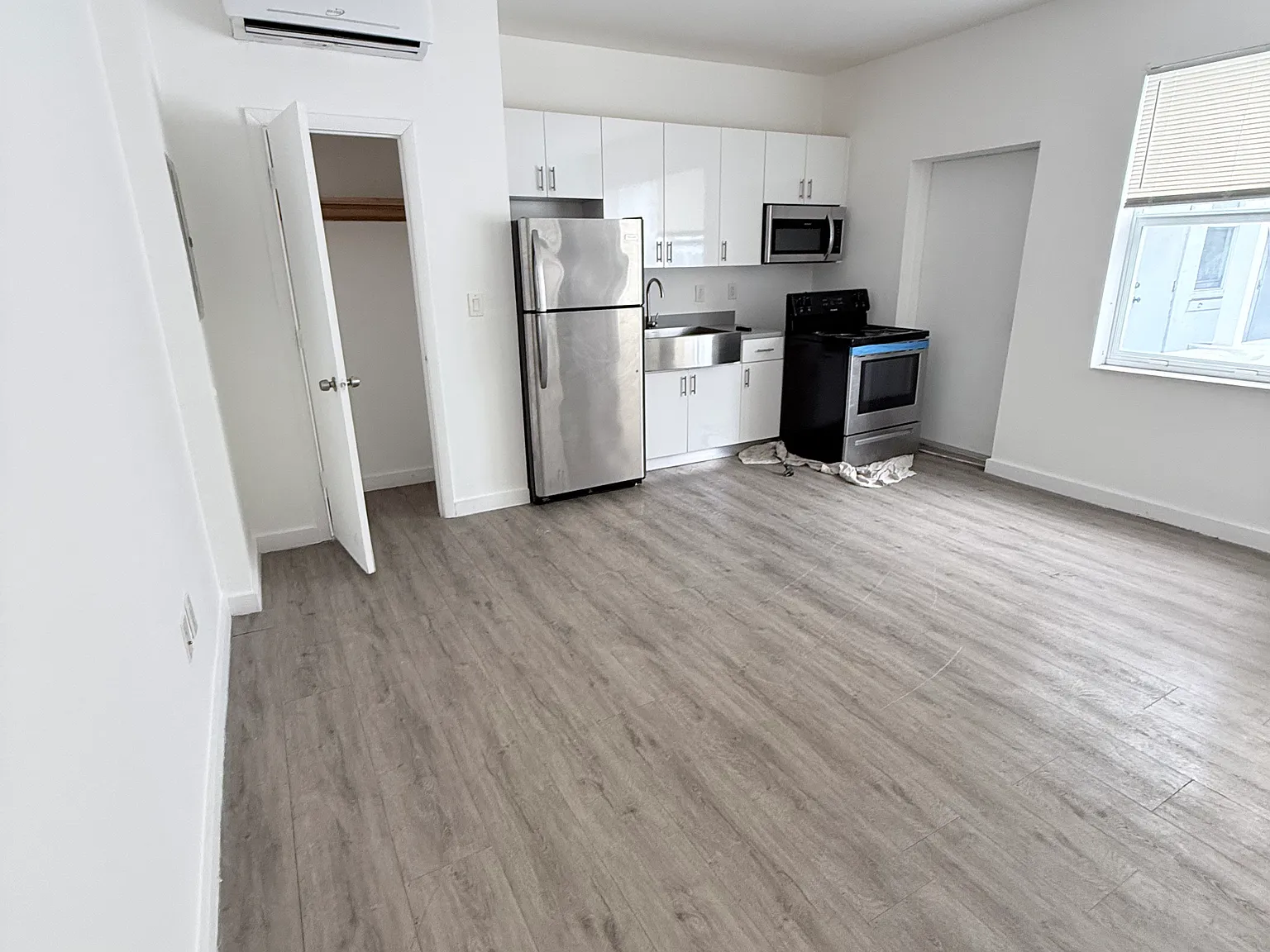 Studio, 450 sqft, $1,400 — Photo 1