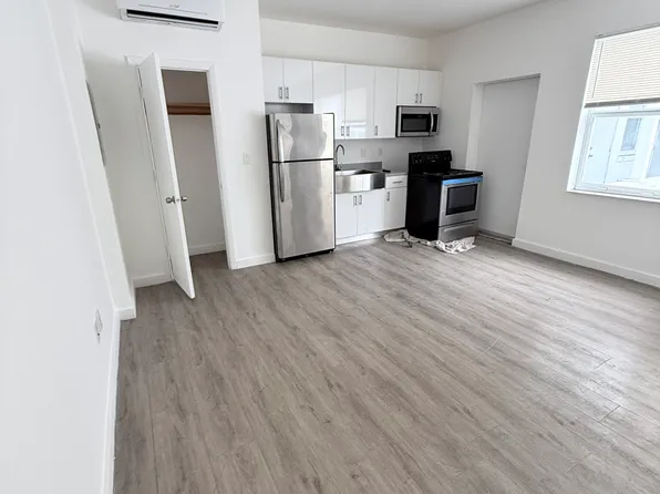402 NW 12th Ave, Miami, FL