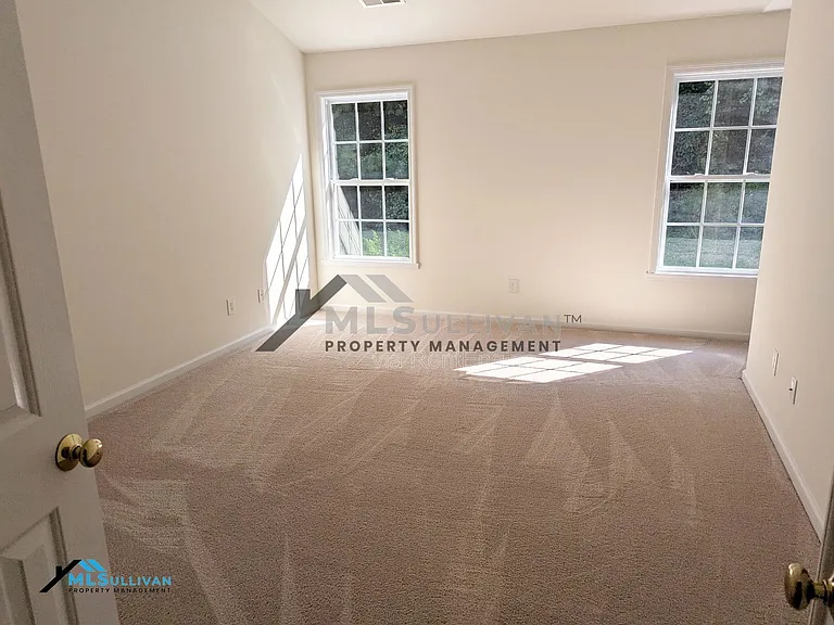 1327 Fairmont St — Photo 8
