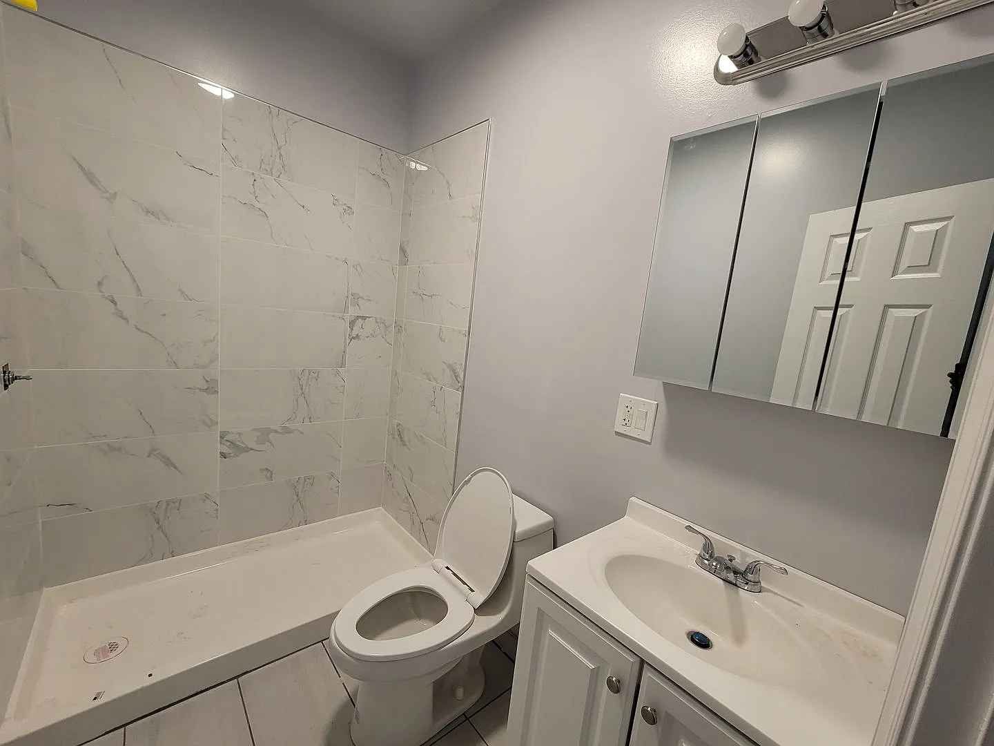 417 W. Queen Lane — Photo 2