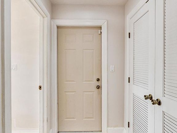 4th image of 2254 W Arthur Ave APT 3