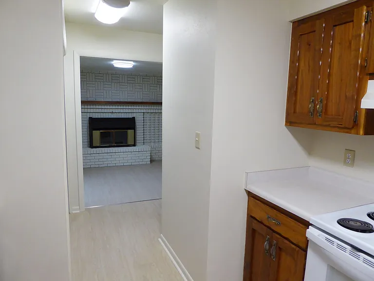 3400 E Locust St — Photo 7