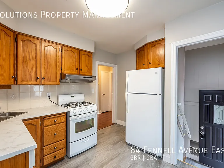 84 Fennell Ave E — Photo 22