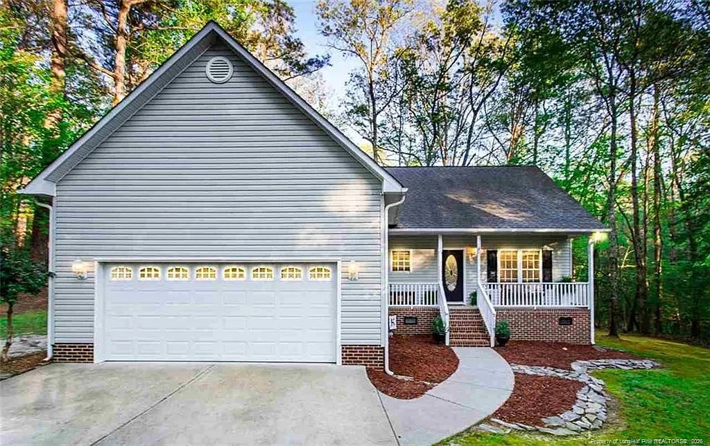 3 bed, 2.0 bath, 1350 sqft, $1,850 — Photo 1