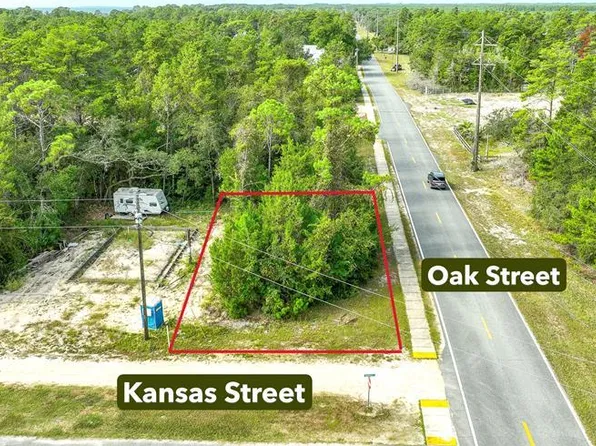 166 Kansas St, Lanark Village, FL 32323