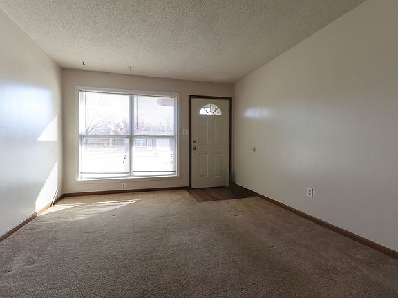 3rd image of 2501-2503 E Morris Dr #9AD870356