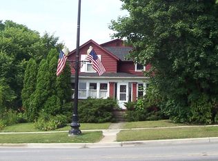 201 E State St, Geneva, IL 60134