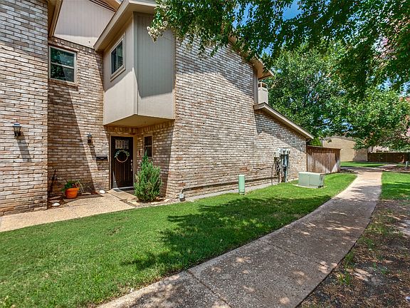 2nd image of 3102 Eastpark Dr