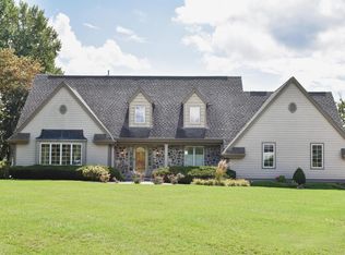 W208S10650 S Karen Ct, Muskego, WI 53150