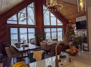 7457 Clearwater Beach Rd, Hartford, WI 53027