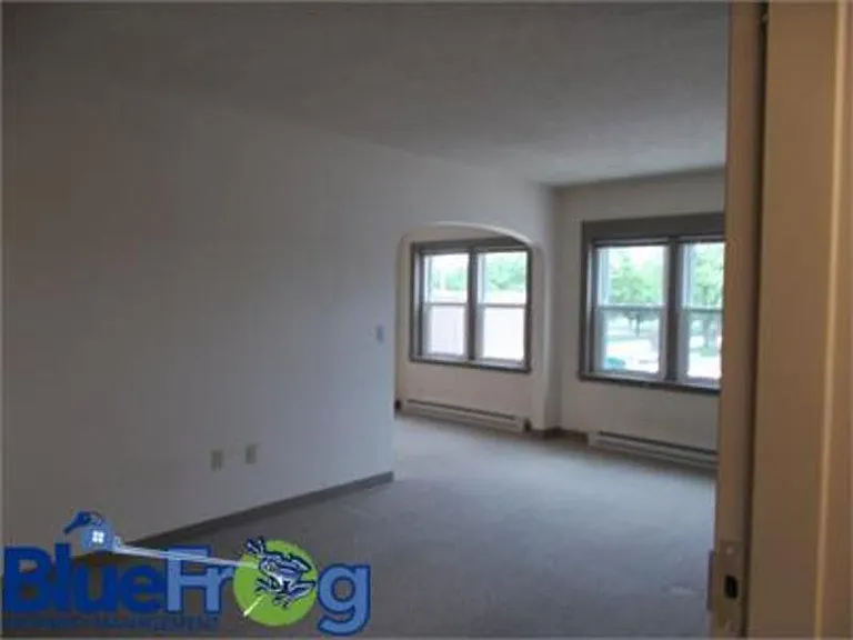 414 Dousman St #1 — Photo 8