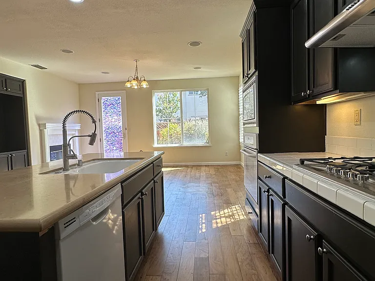 322 S Central Pkwy — Photo 12