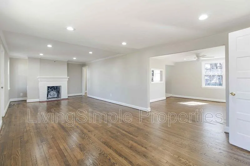 227 Frederick Ave photo 1