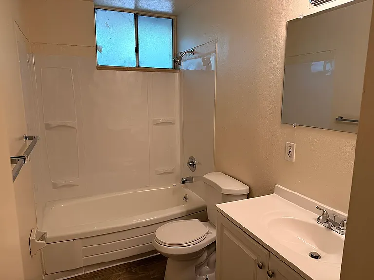 2655 Mapleton Ave #102 — Photo 9