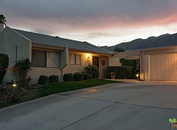 Spectacular nights just steps from shopping and ni