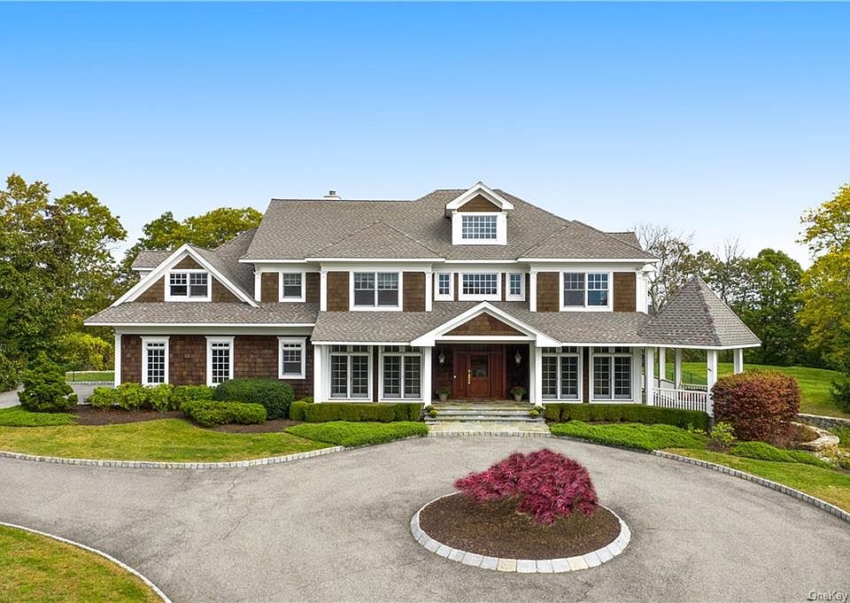 1st image of 19 Wampus Lakes Dr