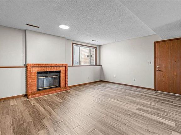 4th image of 942 23rd Avenue Pl APT 1