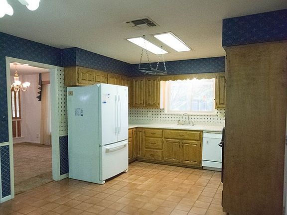 3rd image of 1509 W Trailmoor Dr