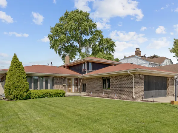4132 Scott St, Schiller Park, IL 60176