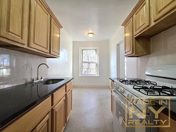2nd image of 3620 Parsons Blvd #3E