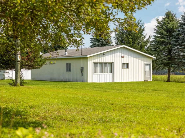 6726 S Snyder Rd SW, Fife Lake, MI 49633