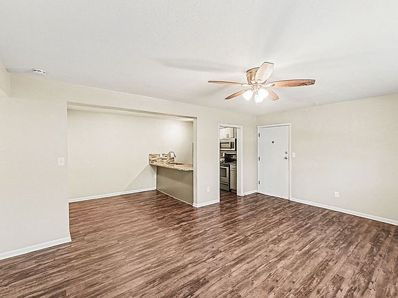 3rd image of 701 E 40th St #6
