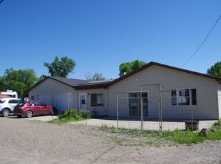 150 N 1st Ave, Forsyth, MT 59327