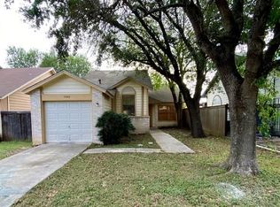 3082 Beacon Fld, San Antonio, TX 78245