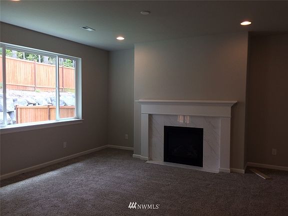 3rd image of 8416 21 Ave Street SE