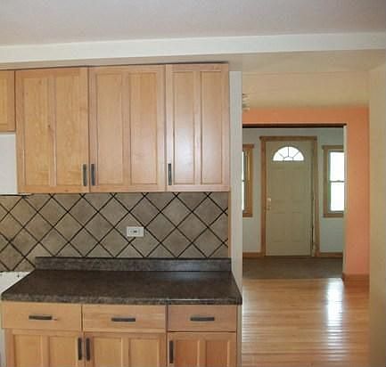 4th image of 9710 Castello Ave