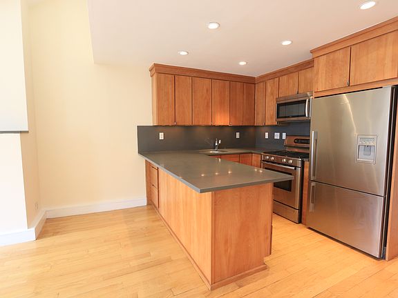 3rd image of 44 Carmine St APT 4