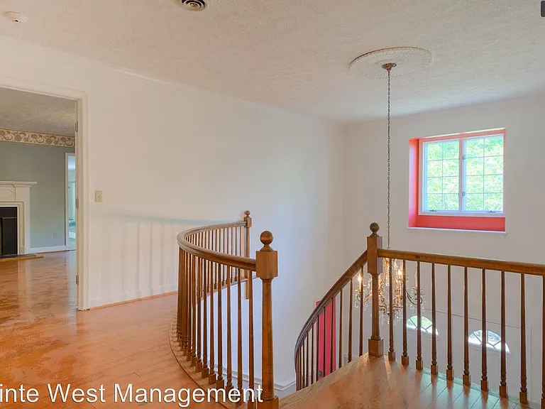 1602 Greenwood Dr — Photo 16