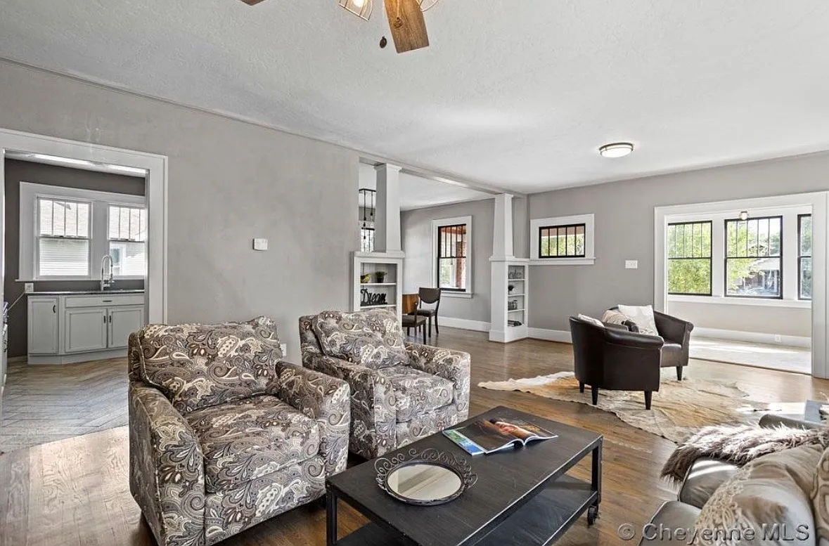 2 bed, 2640 sqft, $1,800 — Photo 2