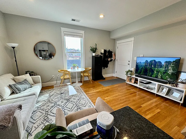 405 S Huntington Ave #2R — Photo 28
