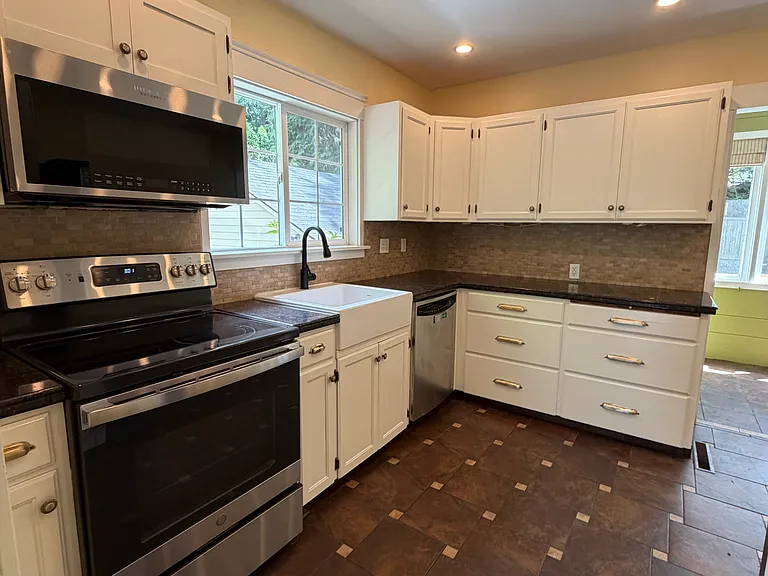 5820 SW Nevada Ct — Photo 17
