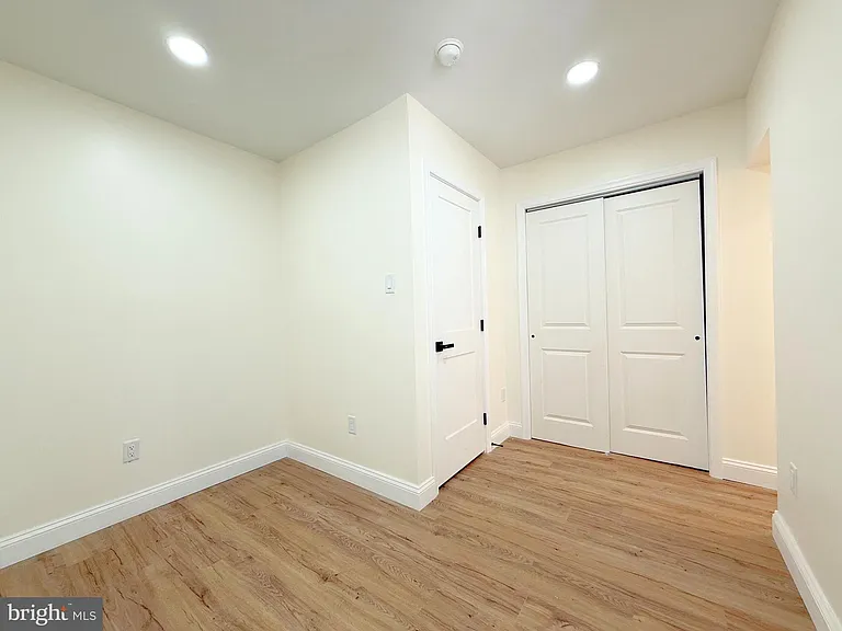 2762 Martha St — Photo 31