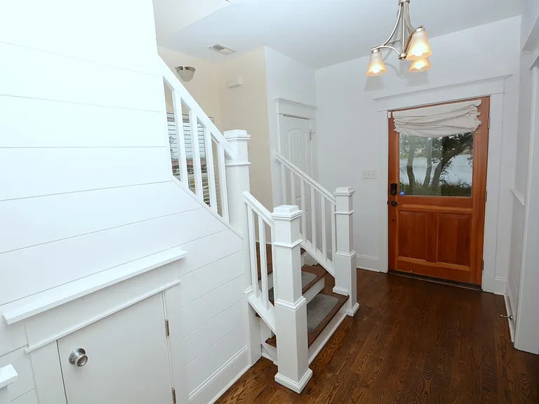 4116 Pretty Lake Ave — Photo 14