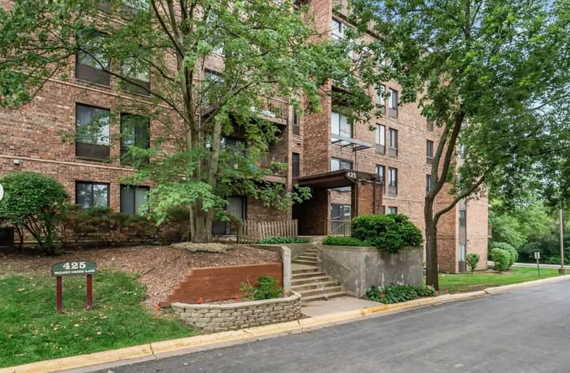 2 bed, 1020 sqft, $2,145 — Photo 2