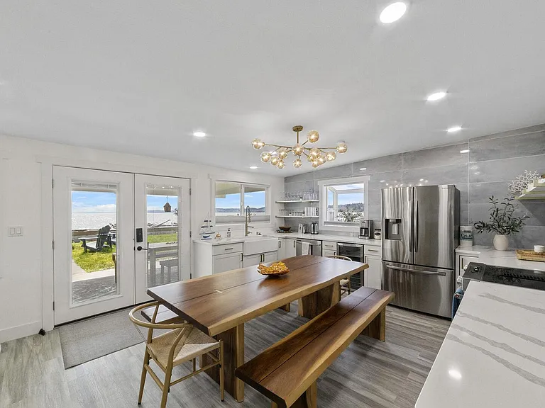 260 Driftwood Shores Rd — Photo 9