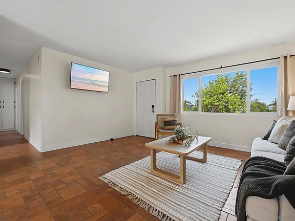 4th image of 515 Ross Dr